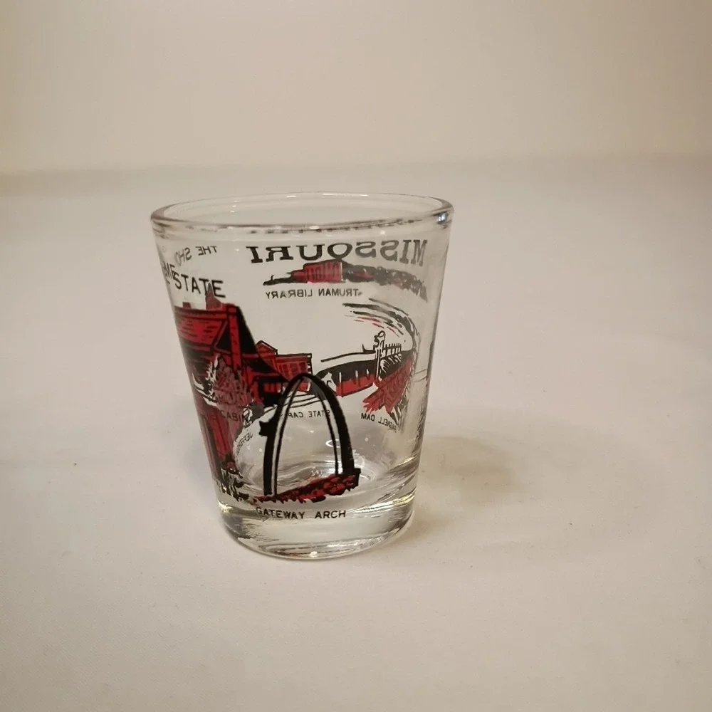 Missouri Shot Glass Souvenir Show Me State Arch Cabin Bagnell Dam Made in Taiwan